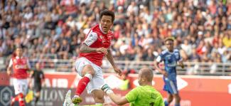 Hyun-Jun Suk 