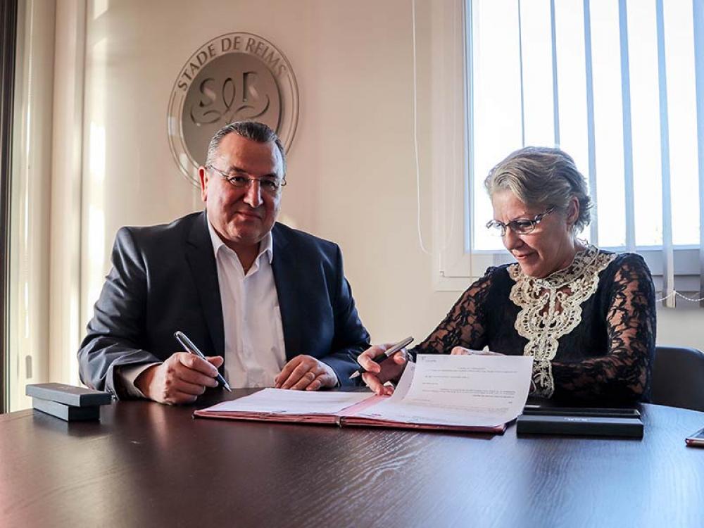 Signature convention Licra